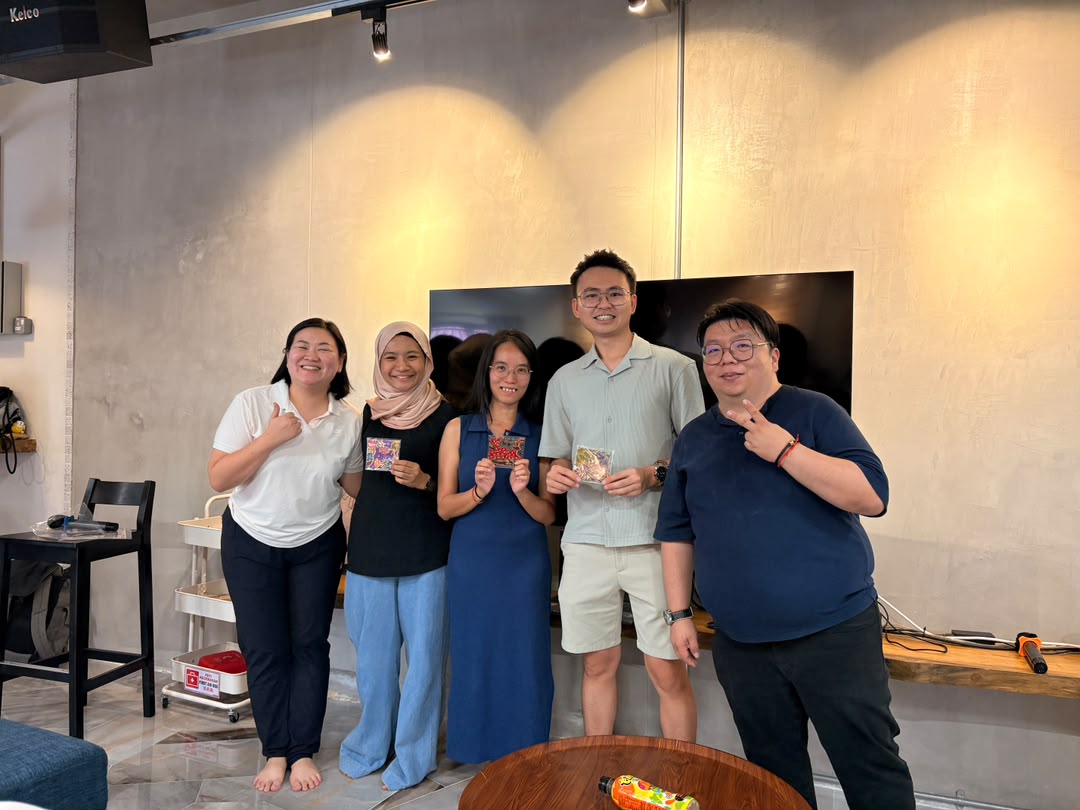 Chin Pei, Ruby, Hooi Peng, Steven and Chee Kang at the villa